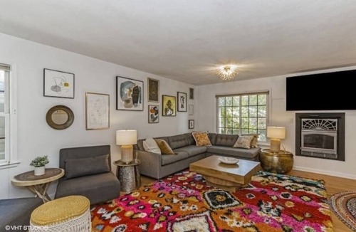 University Heights House | The Bohemian-Vibrant home blocks from Kinnick/UIHC