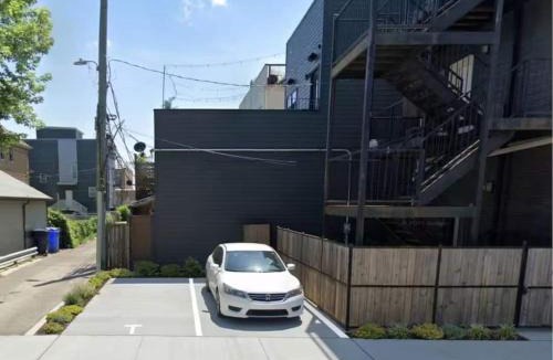 West Town Apartment | The Boho House Two Private Suites Parking