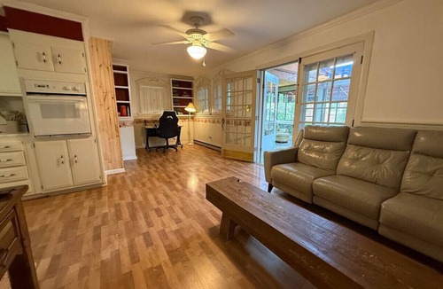 Martinsburg House | The Boston - Family Escape