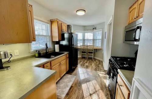 Sioux Falls House | The Bungalow | Near DTSF | Dog Friendly | Sauna