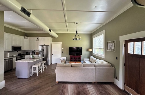 Rock Spring House | THE BUNK HOUSE