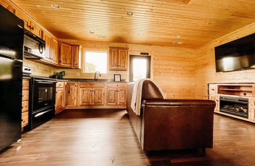 Bethany Cabin | The Caribou Cabin - Hidden Acres Cabins