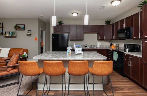 Booneville Apartment | The Carmel/Bold/Massage/Chair Spacious/3D Wall/Pool/Gym/Tanning Bed