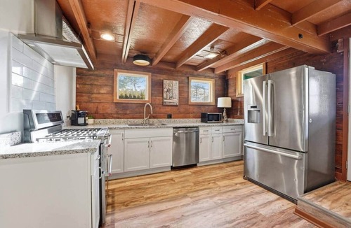 Bucyrus House | The Cottage at BluHawk Farms