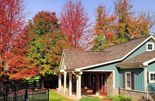 Hamilton Cottage | The Cottage at Firefly Cellars, cozy getaway in Loudoun wine country!