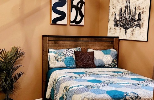 Belle Mina House | The Cozy Chalet, a pet friendly home away from home!