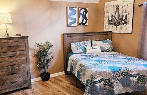 Belle Mina House | The Cozy Chalet, a pet friendly home away from home!