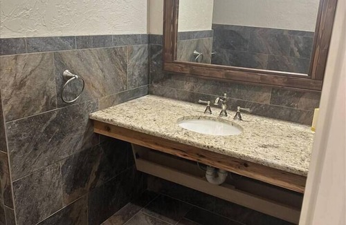 Pawhuska Apartment | The Cross Bell Downtown 204