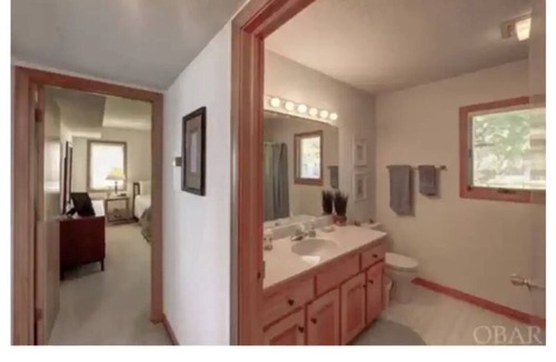 Colington House | The Currituck Sound Awaits You while 10 minutes to the Beach!