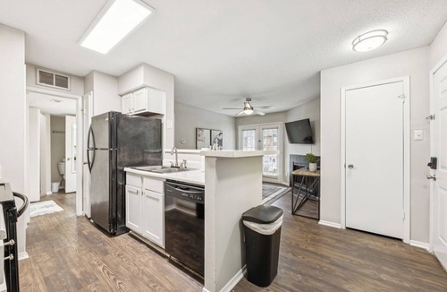 Huntsville Apartment | The Davis 817 I Spacious and Comfy 1 Bed 1 Bath
