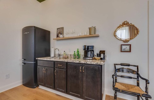 Elizabethton Apartment | The Downtown Post The Brady Suite