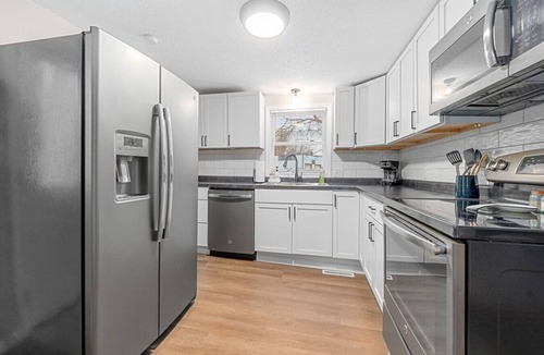 Sioux Falls House | The Easy Escape: A Delightful 2 Bedroom Downtown Retreat | House in Sioux Falls