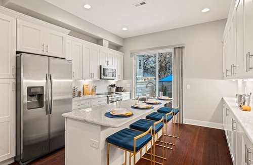 South Philadelphia House | The Executive South Philadelphia/4BR/3Bath/King-Bed/Roof-Deck/Luxury
