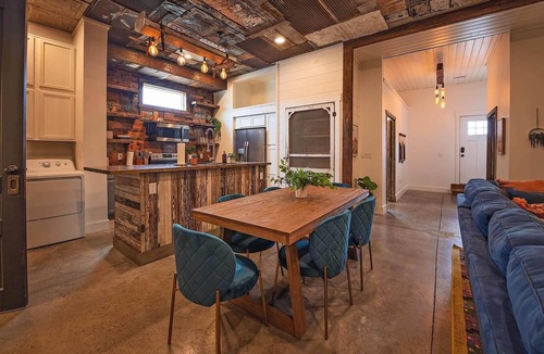Lookout Valley Neighborhood Association Apartment | The Frothy Flat