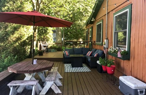 Wonder Lake House | The Getaway (Dog Friendly/Optional Pontoon Rental)