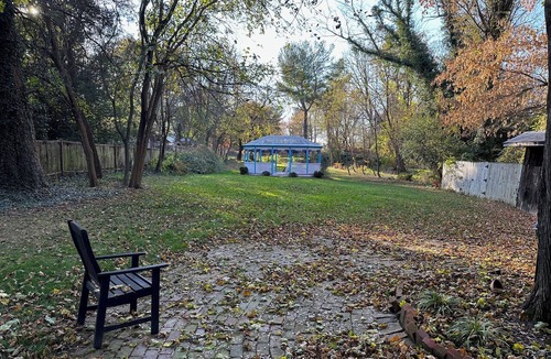 Gaithersburg House | The Gold Room/Spacious Victorian Inn