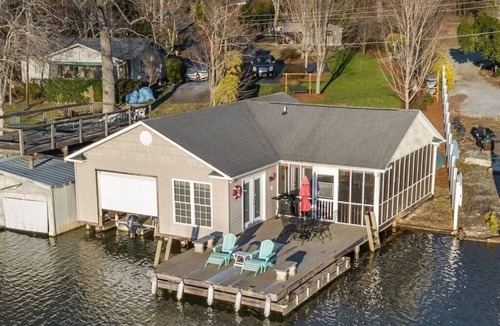 Lynn Cabin | The Good House -Lake Lanier Lakefront, Canoe/Kayak
