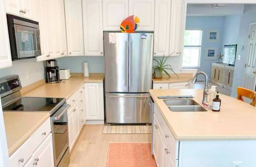 Sunset Island Villa | The Harbor House-Bayside-Pool-2 Blocks from Beach