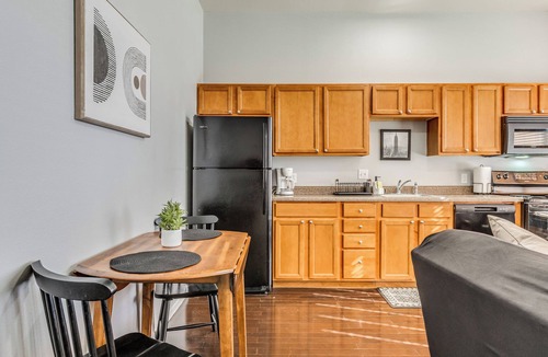 Bartlesville Apartment | The Historic Urban Retreat/Downtown with View!