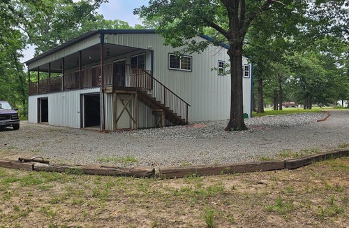 Gober House | The home is lakefront, perfect! From the roadside, it's nearly impossible to see