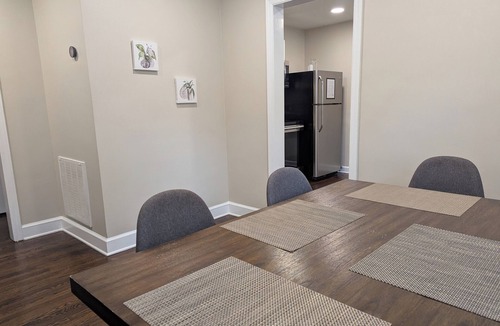 Durham House | The Homestead Bungalow | 2BR + Den, Pets OK