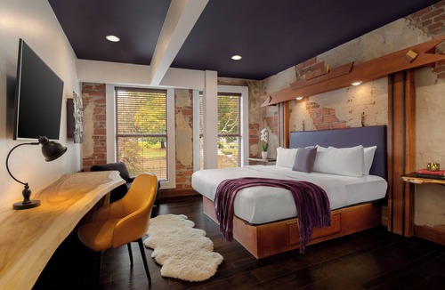 Boone Hotel | The Horton Hotel and Rooftop Lounge