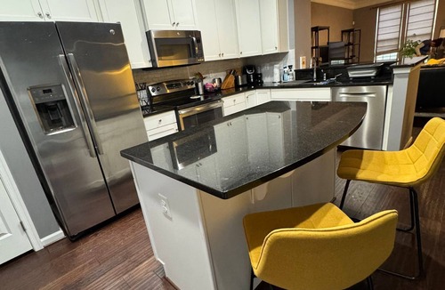 Greektown House | The Hudson: Luxury, Comfort, & Prime Location!
