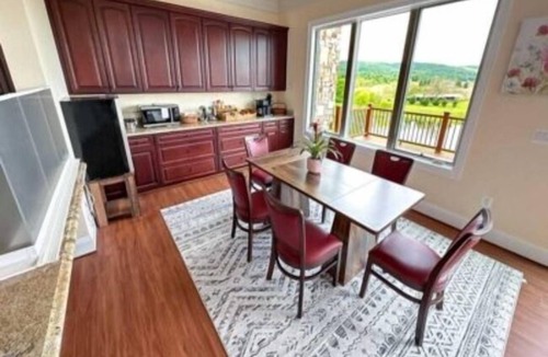Purcellville Bed & Breakfast | The Inn at Grass Roots Hill
