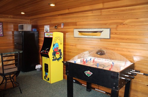 Wentworth Cabin | The Landing on Lake Madison: Room to Relax, Play & Enjoy the Lake