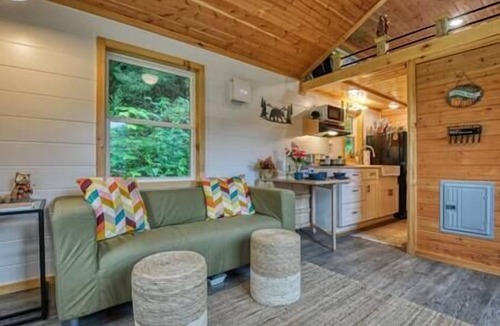 Newport House | The LeConte Tiny Home on the Pigeon River