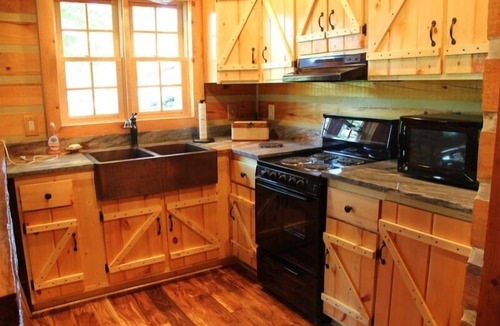 Whites Cabin | The little cabin on the mountainside