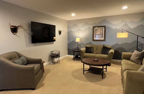 Fergus Falls House | The Loft at Oak & Iron – Group Stay w/Game Room