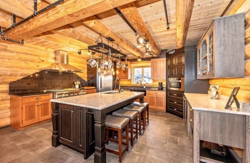 Dickerson House | The Log House at Sugarloaf Mountain MD