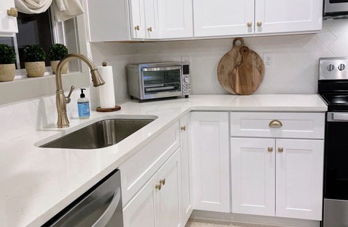 Auburn Cottage | The Loveliest Cottage on the Plains! 2BR/2BA Smart Cottage 1.4M to Campus