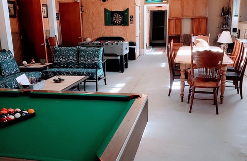 Engelhard House | The Lucky Hook, Hyde Co, Waterfront, Pet & Family Friendly w/kayaks, Fireplace