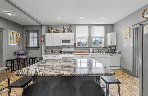 Atlantic City House | The Lucky Stars House - Walk to the Beach and Boardwalk