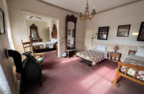 Bentonsport Bed & Breakfast | The Mason Suite – A Grand Historic Guest Room with Timeless Character