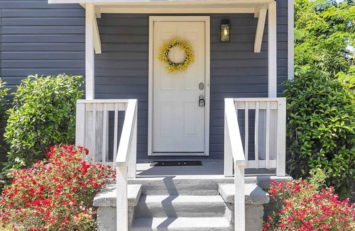 Crestline Heights Apartment | The Modern Magnolia S