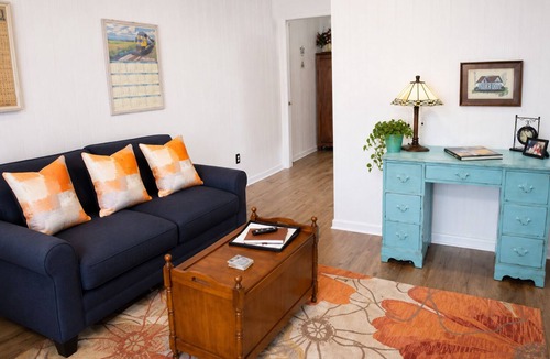 Monteagle House | The Monteagle Train Cottage
