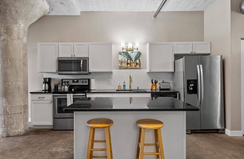 Downtown Apartment | The Nelson Lofts - Unit 4 (2 BR)