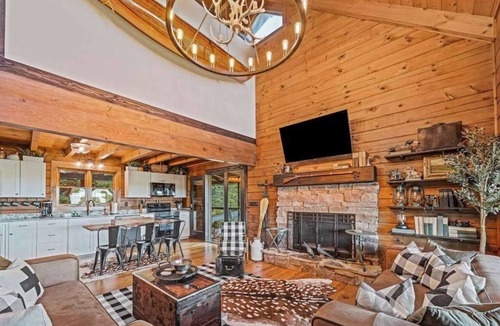 Ranger Cabin | The Overlook-Talking Rock Creek Resort