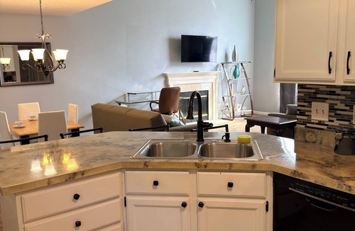 Ashley Oaks House | The Perfect Getaway for Every Season