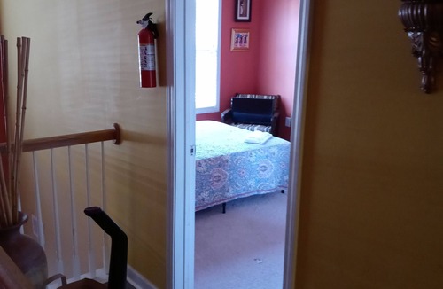 Hiram House | The Place to Bee: with continental breakfast