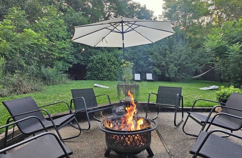 Highwood Cottage | .The Pleasant Hill Cottage. North Shore Beaches Ravinia Weddings Families Dining