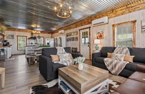 Valley Head House | The Prairie House Retreat