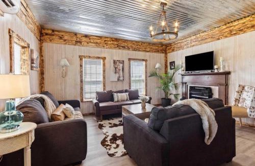 Valley Head House | The Prairie House Retreat