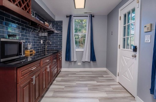 Fox Lake House | The Prohibition Lakehouse on Mineola Bay - 3/2 Mineola Bay Lake Retreat with Amazing Views