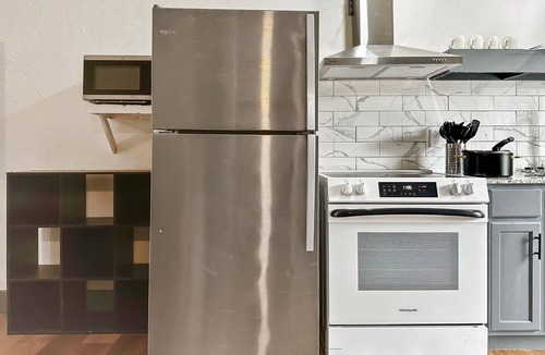 Pryor Apartment | The Pryor Stay 3BR Home