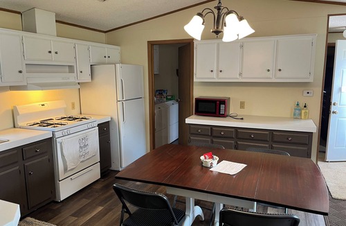 Pollock House | The Ranch House, pet friendly with kennel and 6 bedrooms house with everything.