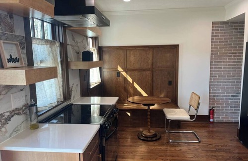 Dahlman Apartment | The Regent Parlour Fourplex on 10th | zoo